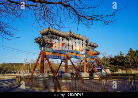 Peking China, 20. Januar 2023: Summer Palace Archway in Peking. Stockfoto