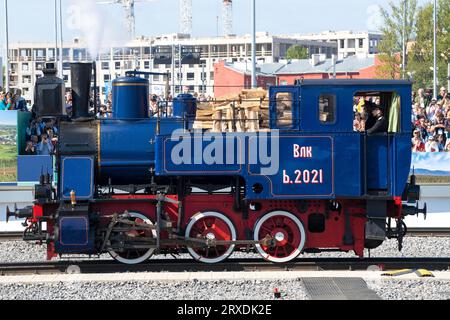 SANKT PETERSBURG, RUSSLAND - 27. AUGUST 2023: Dampflokomotive der Serie „Soft Sign“ (er), die 1897 auf einer dynamischen Ausstellung von Retrolokomotiven hergestellt wurde. R Stockfoto