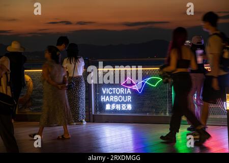 Die neu eröffnete zentrale und westliche Uferpromenade, Hongkong, China. Stockfoto