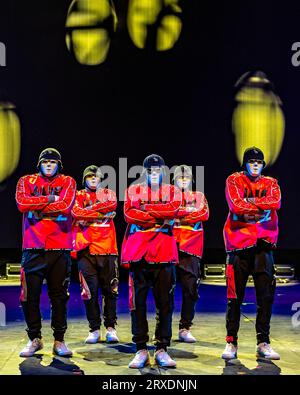 Las Vegas, USA. September 2023. Die Jabbawockeez treten auf der Downtown Stage während des dritten Tages des Life Is Beautiful Music Festivals auf, das am 24. September 2023 in Downtown Las Vegas, NV, stattfindet. (Foto: Alive Coverage/SIPA USA) Credit: SIPA USA/Alamy Live News Stockfoto