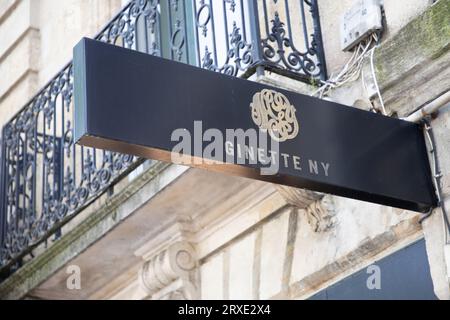 Bordeaux, Frankreich - 09 18 2023 : Ginette NY Logo Marke und Ladenschild Text vor dem Eingang Luxus Einzelhandel Boutique Schmuck Stockfoto