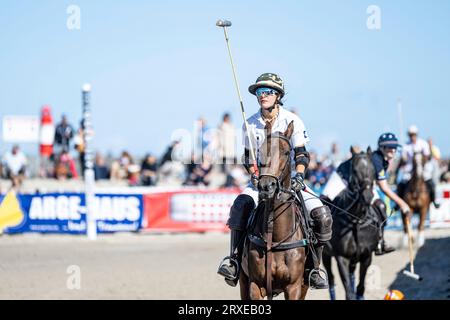 Rostock, Warnemünde Deutschland 24. September 2023: Beach Polo Masters Warnemünde 2023 Im Bild: Leah Kawamoto Stockfoto