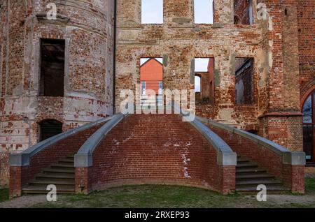 Schloss und Kloster Dargun aus dem späten 17. Jahrhundert in seiner heutigen Form, in der gleichnamigen Stadt Dargun, Mecklenburgische Seenplatte, Deutschland. Stockfoto