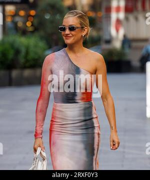 London, Großbritannien. September 2023 25. Ashley Roberts verlässt Global Radio nach ihrer Radiosendung. Quelle: Karl Black/Alamy Live News Stockfoto