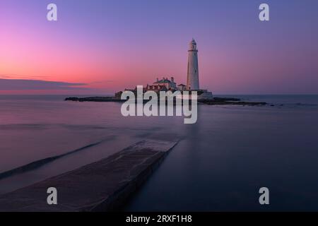 Ein Abend im St. Mary's Lighthouse in Northumberland, England Stockfoto