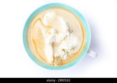 Kaffee mit Milch- und Eiscremestruktur. Essen und Getränke aus nächster Nähe. Hochwertige Fotos Stockfoto