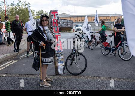 Julian Assange Kampagne ProtestFahrradtour vor der HMP Belmarsh London - nicht ausliefern Assange Kampagne Halten Sie eine Massenproteste Fahrradtour durch die Stadt Stockfoto