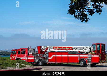 San Diego Fire Truck parkte am Hafen von Embarcadero Stockfoto