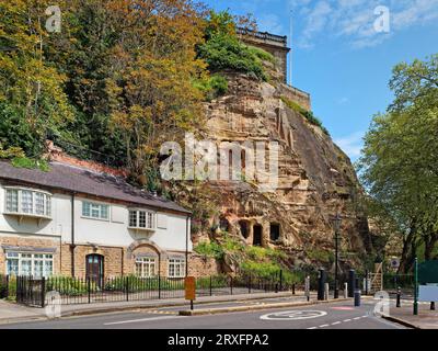 Großbritannien, Nottingham, Nottingham Castle, Castle Rock ab Peveril Drive. Stockfoto