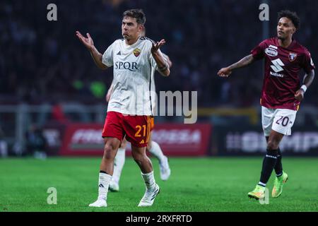 Turin, Italien. September 2023. Paulo Dybala von AS Roma reagiert während des Fußballspiels der Serie A 2023/24 zwischen dem FC Turin und AS Roma im Stadio Olimpico Grande Torino. (Endstand; Torino 1 | 1 Roma). (Foto: Fabrizio Carabelli/SOPA Images/SIPA USA) Credit: SIPA USA/Alamy Live News Stockfoto