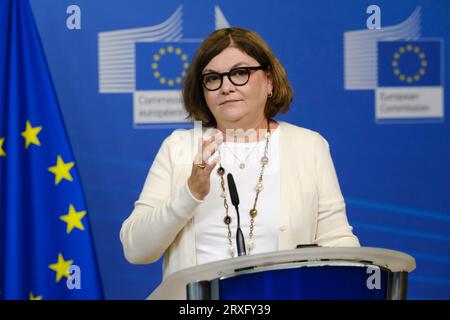 Brüssel, Belgien. September 2023 25. Pressebriefing von EU-Kommissarin Adina VALEAN über Investitionen in die Verkehrsinfrastruktur in Brüssel, Belgien, am 25. September 2023. Quelle: ALEXANDROS MICHAILIDIS/Alamy Live News Stockfoto