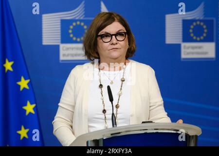 Brüssel, Belgien. September 2023 25. Pressebriefing von EU-Kommissarin Adina VALEAN über Investitionen in die Verkehrsinfrastruktur in Brüssel, Belgien, am 25. September 2023. Quelle: ALEXANDROS MICHAILIDIS/Alamy Live News Stockfoto