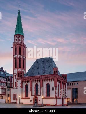 Die Old St. Die Alte Nikolaikirche in Frankfurt ist eine mittelalterliche lutherische Kirche Stockfoto