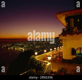 Blick auf Funchal nach Sonnenuntergang P-Portugal/Insel Madeira Stockfoto