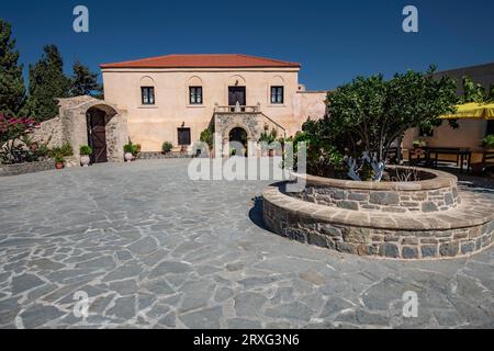 Ikonostase, Moni Skiadi Kloster nahe Mesanagros, Kreuzkuppelkirche aus dem 13. Jahrhundert, Rhodos, Griechenland Stockfoto