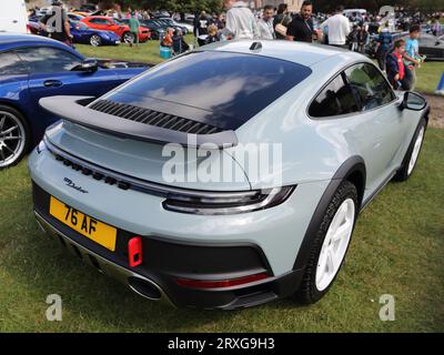 Porsche 911 Dakar beim jährlichen Treffen für Klassiker, Sport und Supersportwagen im Stonor Park in Oxfordshire. Stockfoto