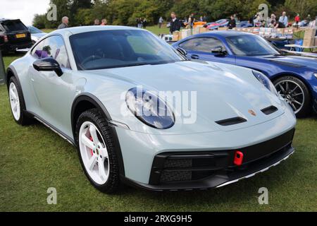 Porsche 911 Dakar beim jährlichen Treffen für Klassiker, Sport und Supersportwagen im Stonor Park in Oxfordshire. Stockfoto