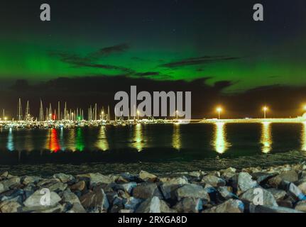 Die Nordlichter in Kirkwall Marina Stockfoto