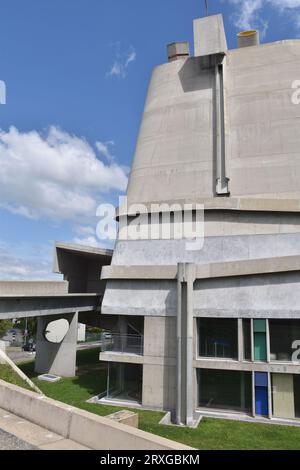 Kirche St. Pierre, heute Kulturzentrum, Firminy, Frankreich, Architekten Le Corbusier, et al. fast vollständig aus Stahlbeton, Baujahr 1973-2006 Stockfoto