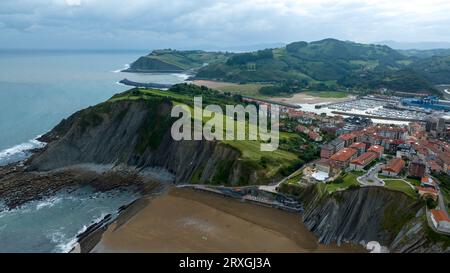 Luftaufnahme der Gemeinde Zumaya im Baskenland, Spanien. Stockfoto