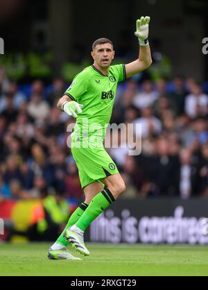 London, Großbritannien. September 2023 - Chelsea gegen Aston Villa - Premier League - Stamford Bridge. Aston Villa Torhüter Emiliano Martinez während des Spiels gegen Chelsea. Bildnachweis: Mark Pain / Alamy Live News Stockfoto