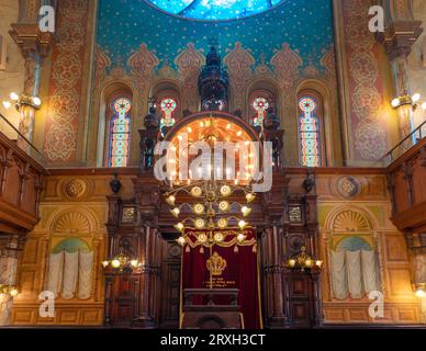 09.15. 23. NYC. Das Museum in der Eldridge Street ist eine erstaunliche jüdische Synagoge, die für Besucher geöffnet ist. Herrliche dekorative Architektur und wunderschön Stockfoto