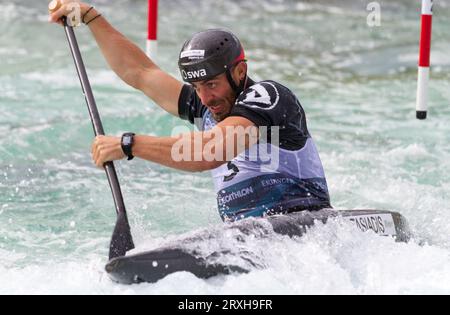 Sideris Tasiadis aus Deutschland nimmt an der Männer-C1 der ICF-Canoe-Slalom-Weltmeisterschaft im Lee Valley White Water Centre Teil. Stockfoto