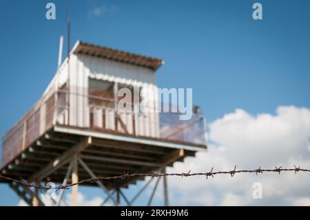 Wachtturm-Beobachtungsturm der militärischen Sicherheit Stockfoto