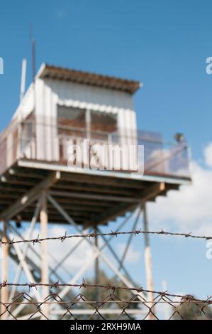 Wachtturm-Beobachtungsturm der militärischen Sicherheit Stockfoto