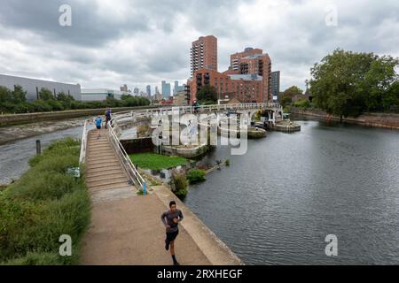 Bow Locks (Bogensperren) auf dem Leaside-Pfad Stockfoto