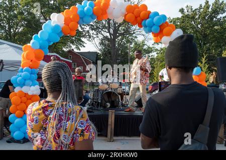 Detroit, Michigan - das East Warren fest bot Essen, Musik und Kunsthandwerk in den Stadtvierteln East English Village und Morningside. Stockfoto