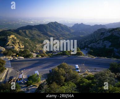 Doppelbelichtung des General Hitchcock Highway am Windy Point. In den Santa Catalina Mountains. Tucson, Arizona Stockfoto