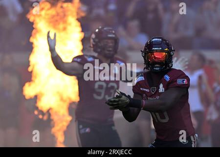 Düsseldorf, Deutschland. September 2023. American Football: Profiliga elf, Rhein Fire - Stuttgart Surge, Play-off-Runde, Finale. Harlan Kwofie von Rhein Feuer läuft in. Quelle: Federico Gambarini/dpa/Alamy Live News Stockfoto