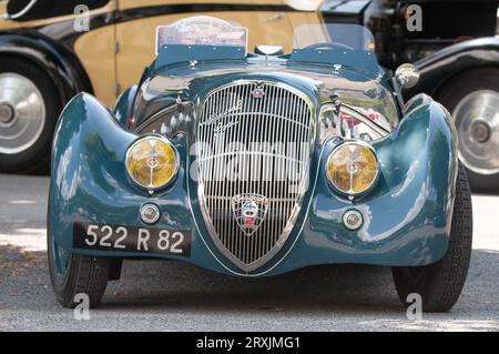 Peugeot 402 Darl'Mat Special Sport Roadster, Bouchon RN 20 à Souillac, Lot Department Stockfoto