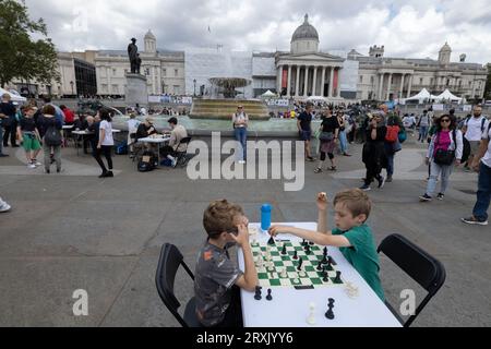 ChessFest am Trafalgar Square, Großbritanniens größtes eintägiges Schachevent für alle, die Schach lieben oder lernen möchten, London, England, Großbritannien Stockfoto