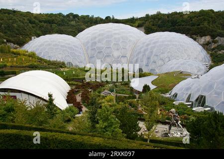 Riesen Biomes beim Eden Project, 5. August 2011. Bodelva, Cornwall, Großbritannien. Stockfoto