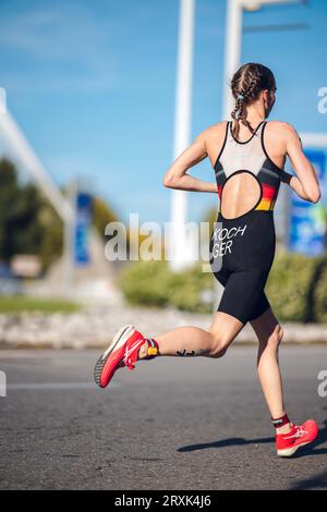 Annika Koch nahm an der Triathlon-Weltmeisterschaft 2023 in Pontevedra Teil. Stockfoto