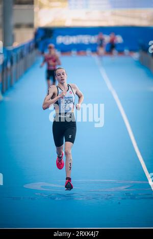 Annika Koch nahm an der Triathlon-Weltmeisterschaft 2023 in Pontevedra Teil. Stockfoto