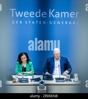 DEN HAAG - der parlamentarische Untersuchungsausschuss, der die Betrugspolitik der Regierung untersucht, unter der Leitung des Vorsitzenden Salima Belhaj (L) vor dem Verhör von Mohamed El Bali, Direktor/Eigentümer, Kinderbetreuungsagentur Amira Children (2007-anwesend). Die Untersuchung hat nach dem Kindergeldskandal begonnen. ANP REMKO DE WAAL niederlande raus - belgien raus Stockfoto