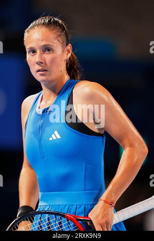 Tokio, Japan. September 2023 26. Daria KASATKINA (RUS) in Aktion gegen Marta KOSTYUK (UKR) während des Frauen-Einzelspiels am zweiten Tag des TORAY PAN PACIFIC OPEN TENNIS Turniers 2023 im Ariake Coliseum. Das Turnier findet vom 25. September bis zum 1. Oktober statt. (Bild: © Rodrigo Reyes Marin/ZUMA Press Wire) NUR REDAKTIONELLE VERWENDUNG! Nicht für kommerzielle ZWECKE! Stockfoto