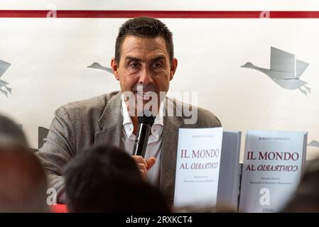 Der italienische Armeegeneral Roberto Vannacci während der Präsentation der zweiten Ausgabe seines umstrittenen Buches „Il mondo al contrario“. (Foto: Vincenzo Nuzzolese/NurPhoto) Stockfoto