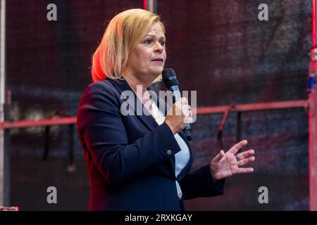 SPD-Wahlkampfveranstaltung mit Kandidatin und Bundesinnenministerin Nancy Faeser zur Landtagswahl 2023 in Hessen, 23. September 2023, Marktplatz Bauna Stockfoto