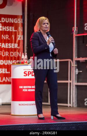 SPD-Wahlkampfveranstaltung mit Kandidatin und Bundesinnenministerin Nancy Faeser zur Landtagswahl 2023 in Hessen, 23. September 2023, Marktplatz Bauna Stockfoto