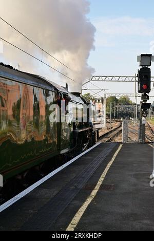 Berühmtheitsklasse A3 Dampflokomotive Nr. 60103 Flying Scotsman am Bahnhof York, bevor sie die Waverley-Bahnfahrt nach Carlisle beförderte. Stockfoto