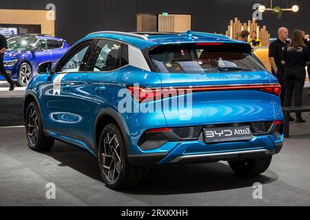 BYD Atto 3 Elektroauto auf der Brussels Autosalon European Motor Show. Brüssel, Belgien - 13. Januar 2023. Stockfoto