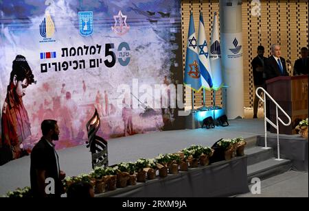 Jerusalem, Israel. September 2023 26. Der israelische Premierminister Benjamin Netanyahu spricht bei der Gedenkfeier anlässlich des 50. Jahrestages des Jom-Kippur-Krieges in der Hall of Remembrance am Mt. Militärfriedhof Herzl in Jerusalem, Dienstag, 26. September 2023. Foto von Debbie Hill/Credit: UPI/Alamy Live News Stockfoto