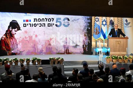 Jerusalem, Israel. September 2023 26. Der israelische Premierminister Benjamin Netanyahu spricht bei der Gedenkfeier anlässlich des 50. Jahrestages des Jom-Kippur-Krieges in der Hall of Remembrance am Mt. Militärfriedhof Herzl in Jerusalem, Dienstag, 26. September 2023. Foto von Debbie Hill/Credit: UPI/Alamy Live News Stockfoto