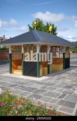 Public Shelter Cliff Hill Top Walk Penarth South Wales UK Stockfoto