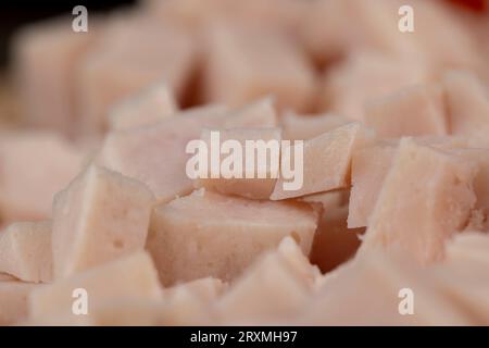 Frischer Hähnchenschinken aus Fleisch, Fleischprodukte, Schinken für schnelles Kochen und Snack Stockfoto