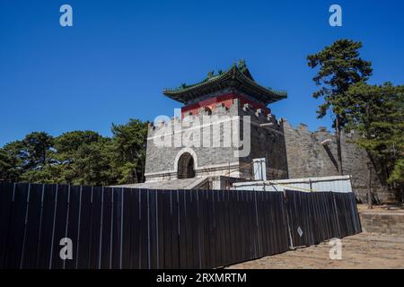 Zunhua City, China - 8. April 2023: Soul Tower, das Grab von Kaiser Qianlong in der Qing-Dynastie, Nordchina Stockfoto